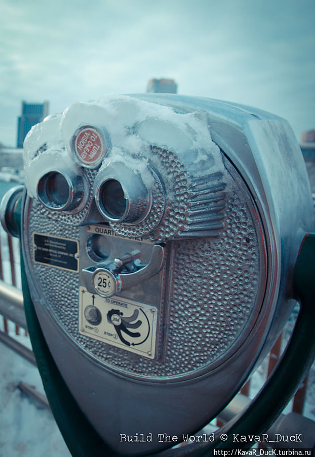 Вот так выглядят все предметы вблизи водопада Вот так выглядят все предметы вблизи водопада