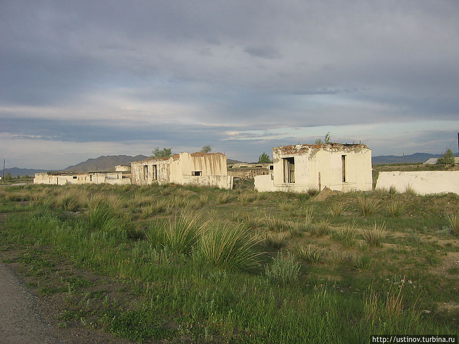 промышленность в Туве, увы, далека от идеала (это неподалеку от Ак-Довурака) промышленность в Туве, увы, далека от идеала (это неподалеку от Ак-Довурака)