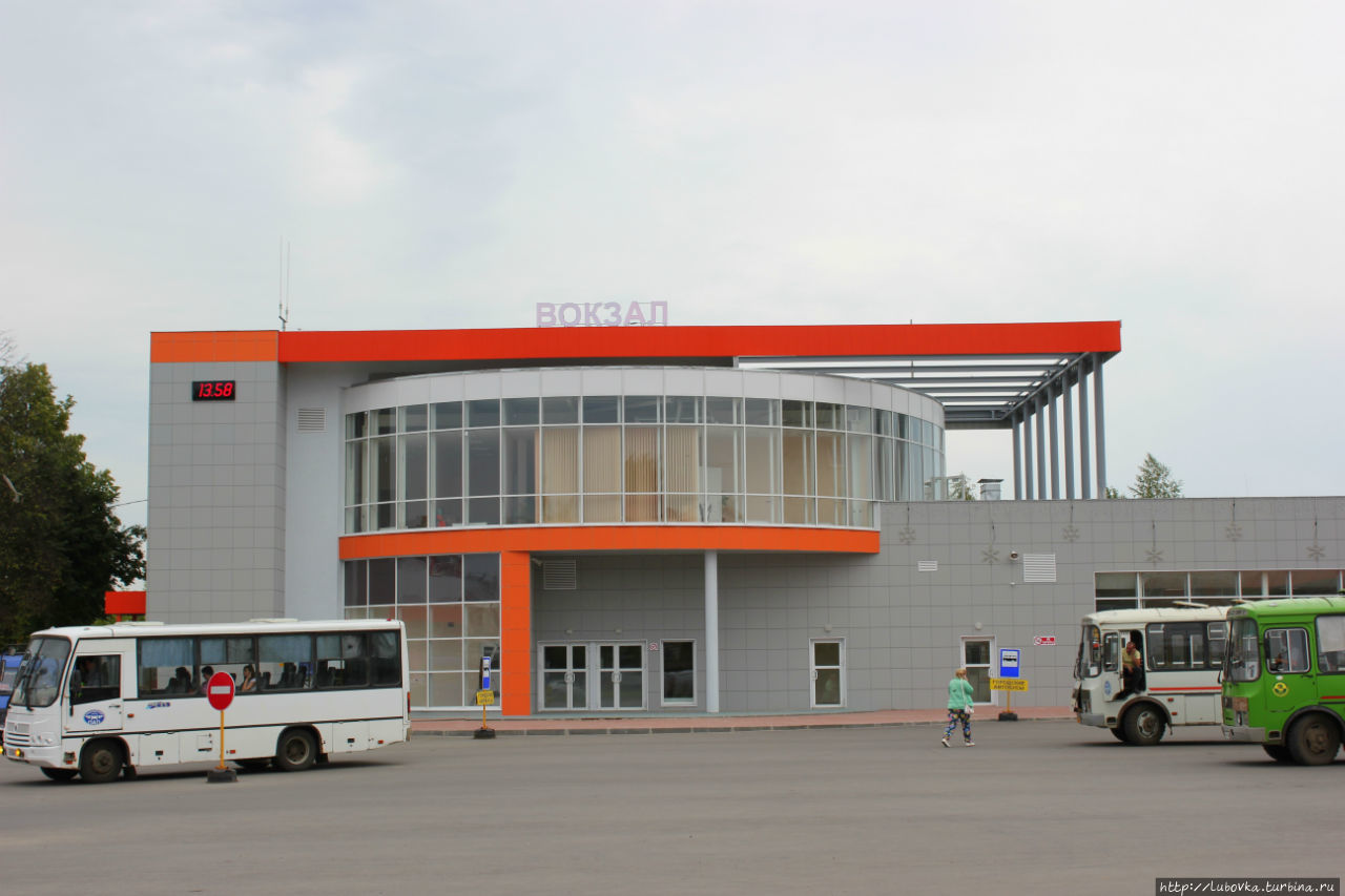 Павловский автовокзал находится на улице Фаворского, на одной из главных улиц города. Павлово, Россия