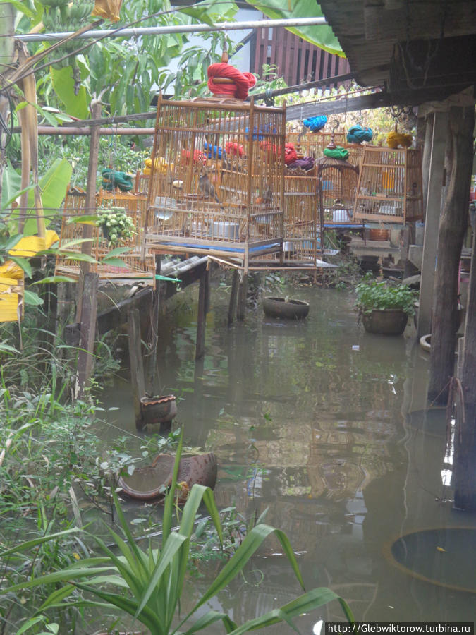Деревня гончаров на острове Крет Пак-Крет, Таиланд