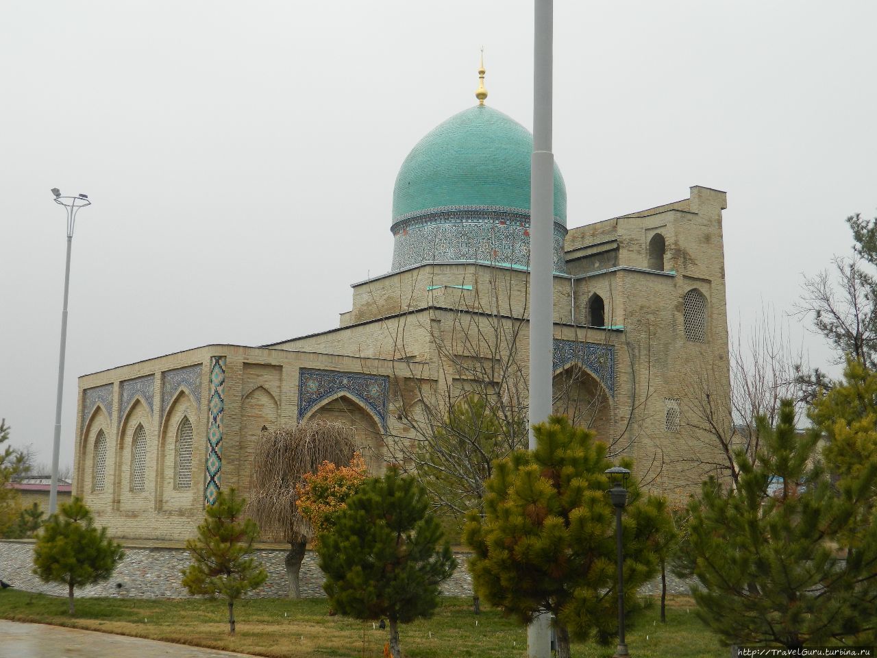 Поминальная мечеть Хазрат
