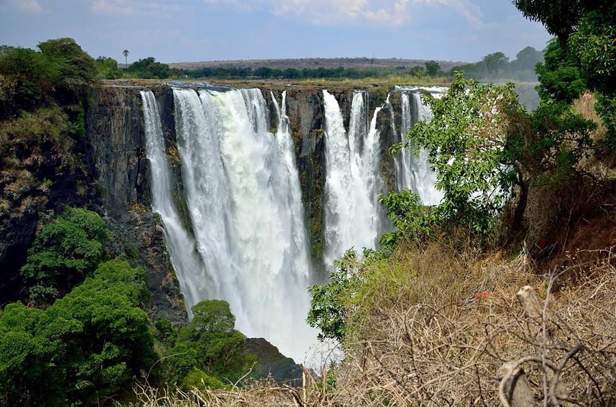 Продолжаем идти вдоль водопада Виктория-Фоллс, Зимбабве