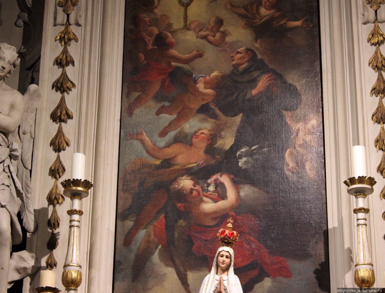 Церковь Всех Святых. Флоренция Флоренция, Италия Церковь Всех Святых. Флоренция Флоренция, Италия