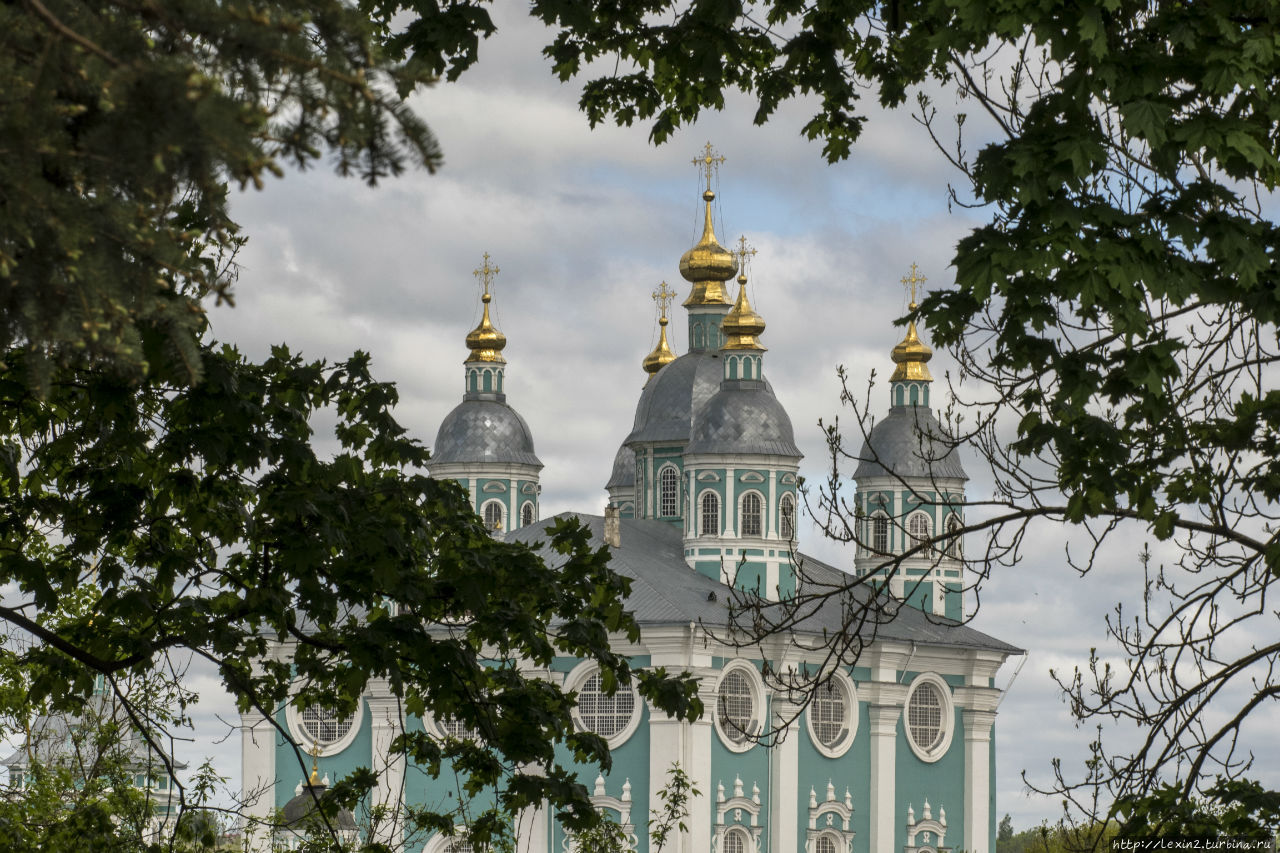 Доминанта города Успенский собор Смоленск, Россия