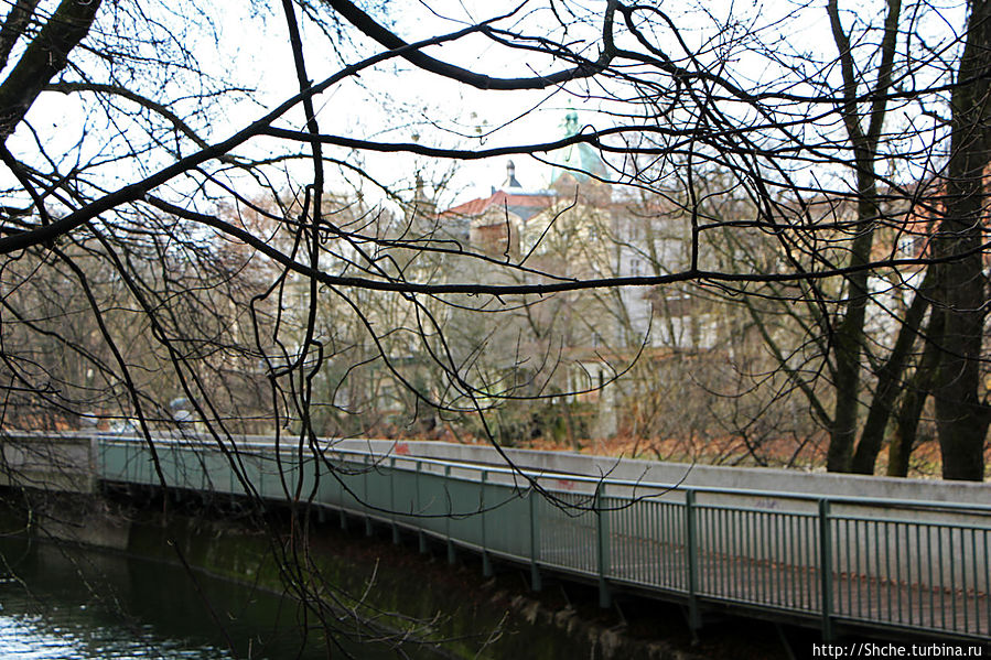 На берегах реки Изар (Isar) Мюнхен, Германия На берегах реки Изар (Isar) Мюнхен, Германия