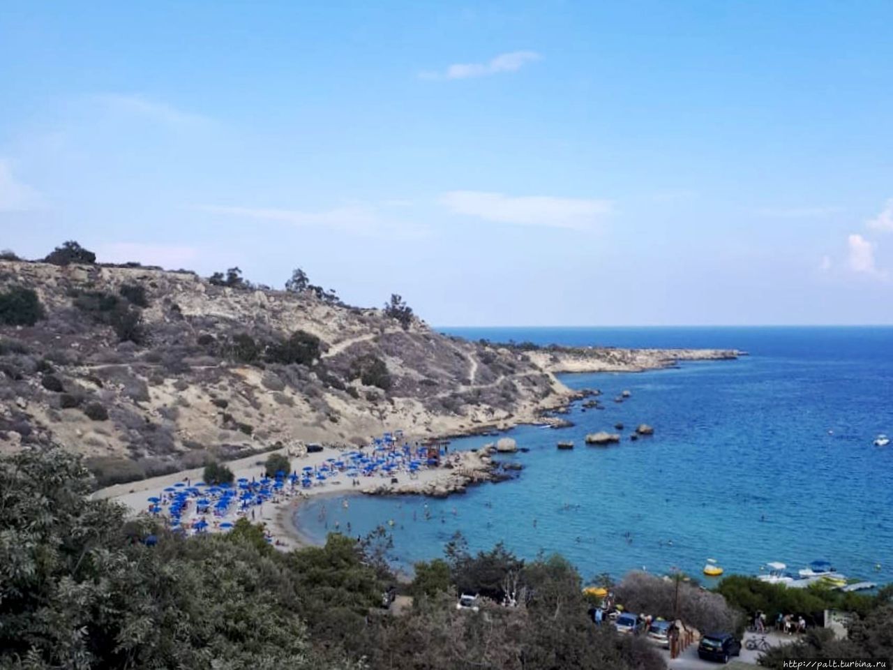Вид на Пляж Коннос с дороги-серпантина Протарас, Кипр