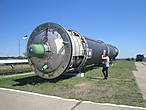 Особый интерес у посетителей музея вызывает образец ракеты РС-20В «Воевода» (по классификации NATO — SS-18 «Satan»). Её характеристики: макс. стартовый вес — 211,4 тонны, длина — 34,3 м, диаметр — 3,0 м, максимальная дальность стрельбы — 15000 км