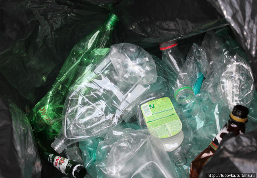 Принимаются пластиковые бутылки и крышки от них. Санкт-Петербург, Россия