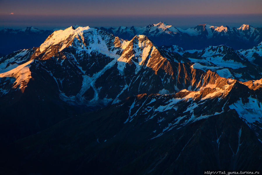 Рассвет с высоты 5000 метров Эльбрус (гора 5642м), Россия