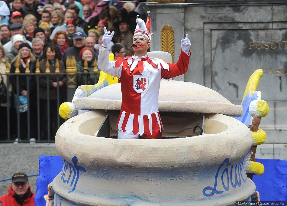 Начало карнавального сезона, в Дюссельдорфе будят шута Хоппедитца.Foto Internet Германия