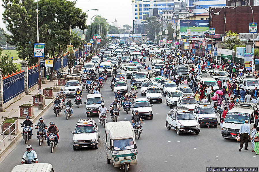 Авто движение в Непале Авто движение в Непале