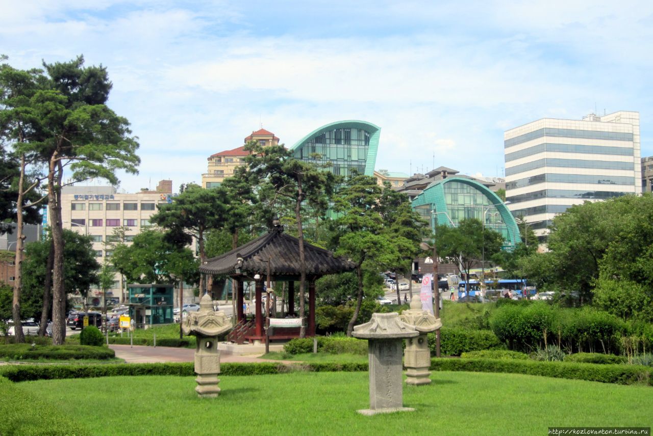 Корпуса университета Тонгук. Сеул, Республика Корея Корпуса университета Тонгук. Сеул, Республика Корея