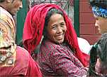 В этот раз радостных, искренних улыбок почему-то пришлось видеть не так часто. А у пожилых — тем более. И действительно, чему радоваться: пенсии в Непале не платят...