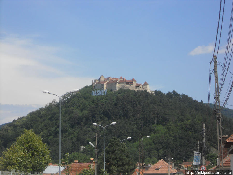 вид на Крепость Рышнов Румыния