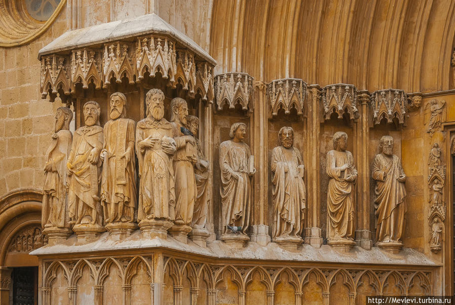 Кафедральный собор Таррагоны Таррагона, Испания Кафедральный собор Таррагоны Таррагона, Испания