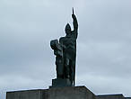 Рейкьявик. Памятник первому жителю Исландии.