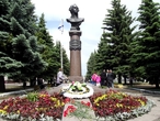 Музей расположен рядом с памятником адмиралу Ушакову на Ушаковском бульваре в Рыбинске