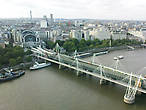Мост Тысячелетия (Мillenium bridge) — пешеходный мост в Лондоне, пересекающий Темзу. Постройка сооружения была в ознаменование наступления третьего тысячелетия. Мост еще и разговаривает (!) — или музыка симфоническая звучит, или какая-то инфа