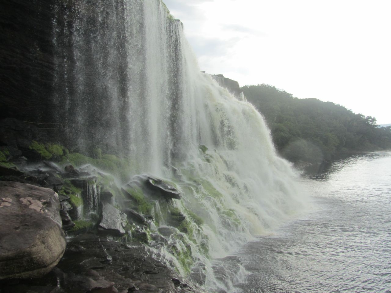 Водопад Эль Сапо Канайма, Венесуэла