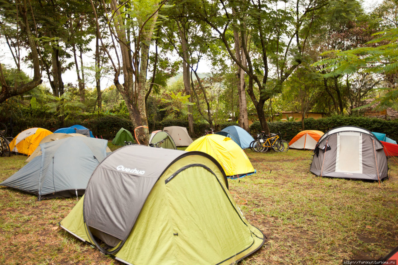 Наши палатки в кемпинге г. Аруша