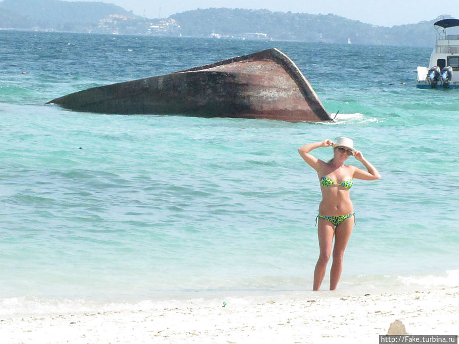 перевернутая шхуна на Коралловом острове перевернутая шхуна на Коралловом острове