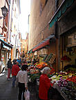 Торговые гастрономические улочки Болоньи.
Всё это находится в двух шагах от площади Палаццо Маджоре.