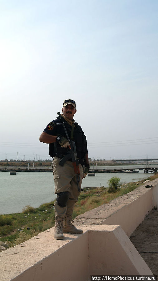 Ох, рано встает иракская охрана! Ирак
