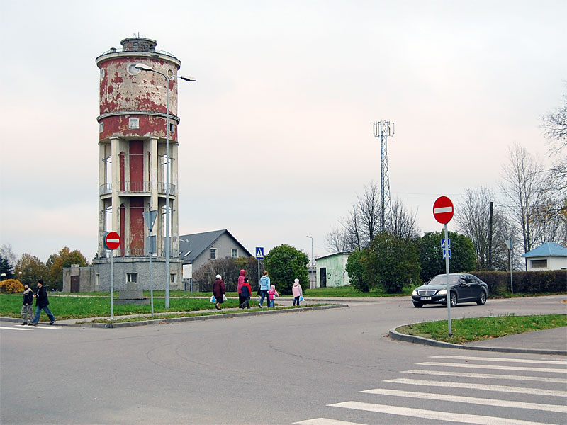 На въезде в город. Визитная карточка Кохтла-Ярве — водонапорная башня Кохтла-Ярве, Эстония