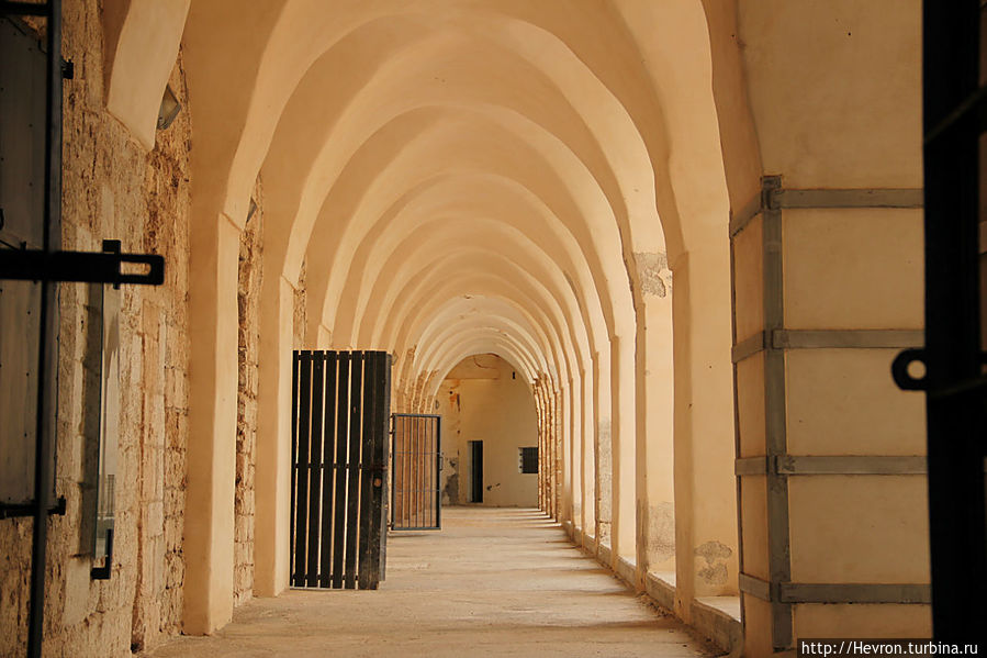 Музей узников подполья Акко, Израиль Музей узников подполья Акко, Израиль