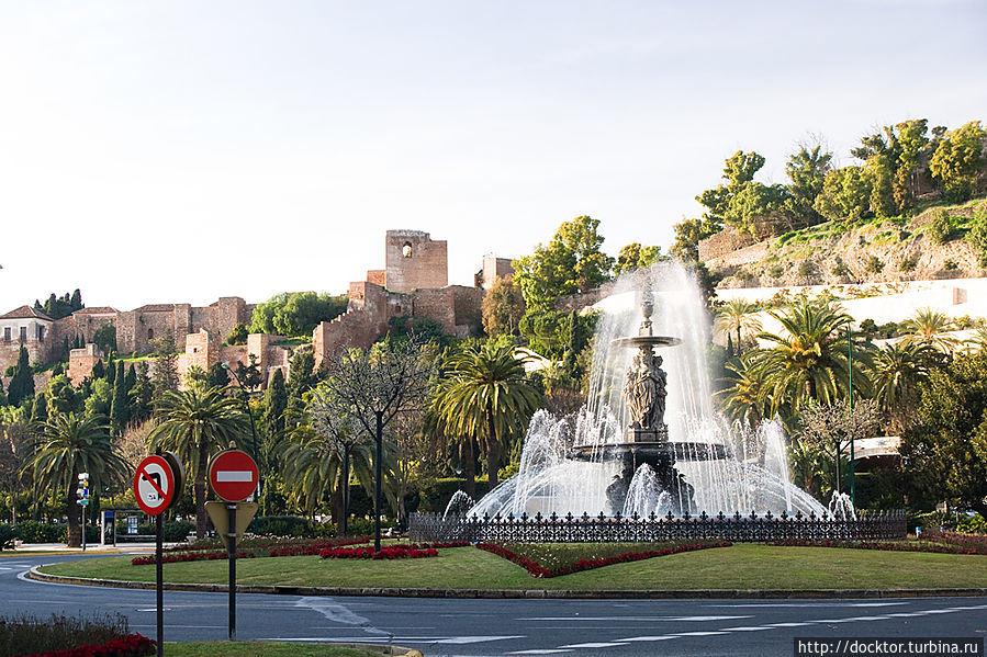 Алькасаба и площадь Генерала Торихоса Малага, Испания