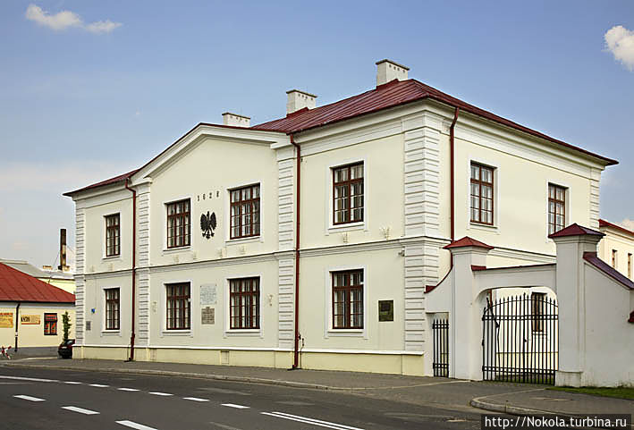 Школа им. Крашевского (бывшее здание краковской академии) Бяла-Подляская, Польша