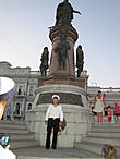 Памятник Екатерине и морячок