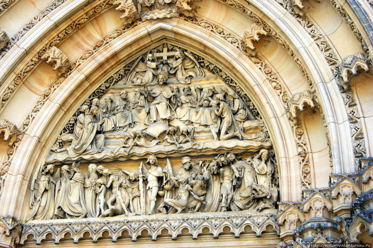 Тимпан портала с рельефом «Страшного суда» Прага, Чехия