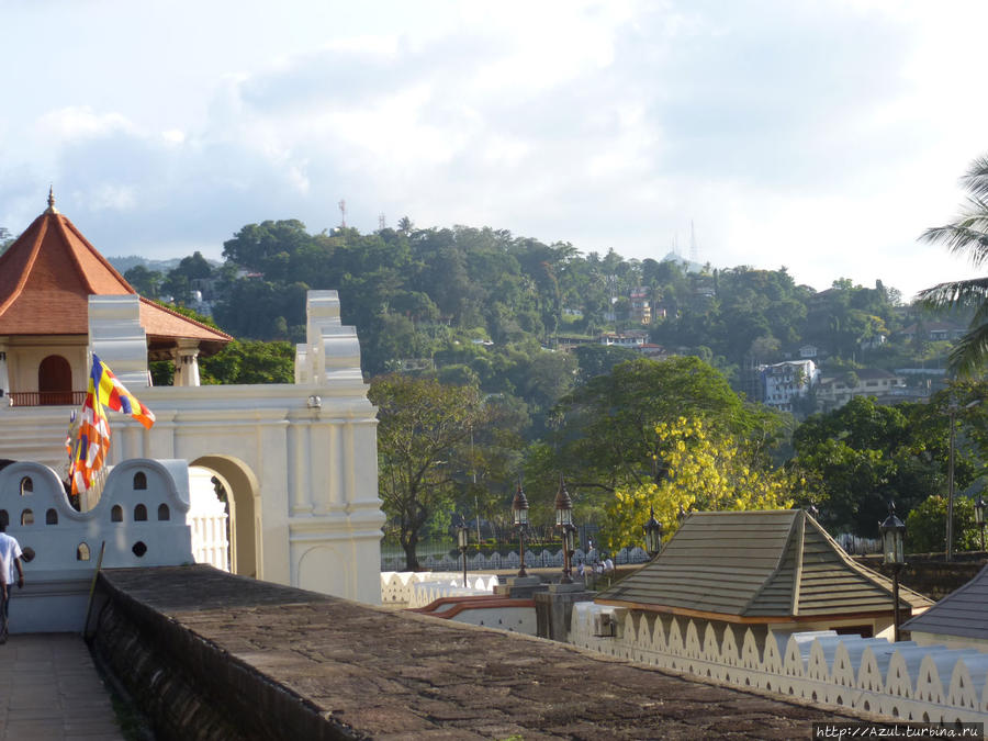 Королевский дворец в Канди и храм Зуба Будды Калутара, Шри-Ланка