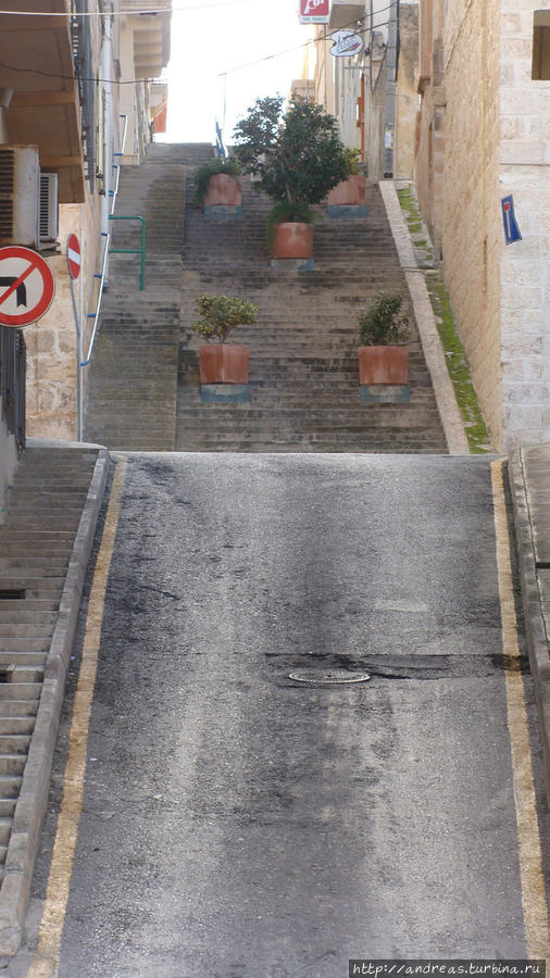 Улица в Меллиехе Мальта
