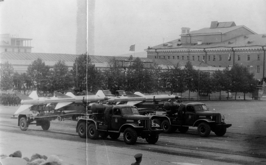 Наши ракеты на параде. Улан-Батор, Монголия