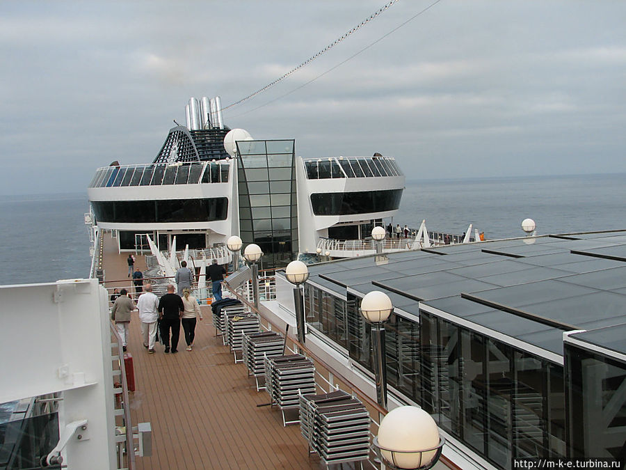 На верхних палубах На верхних палубах