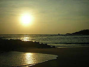 Закат на пляже Мирисса