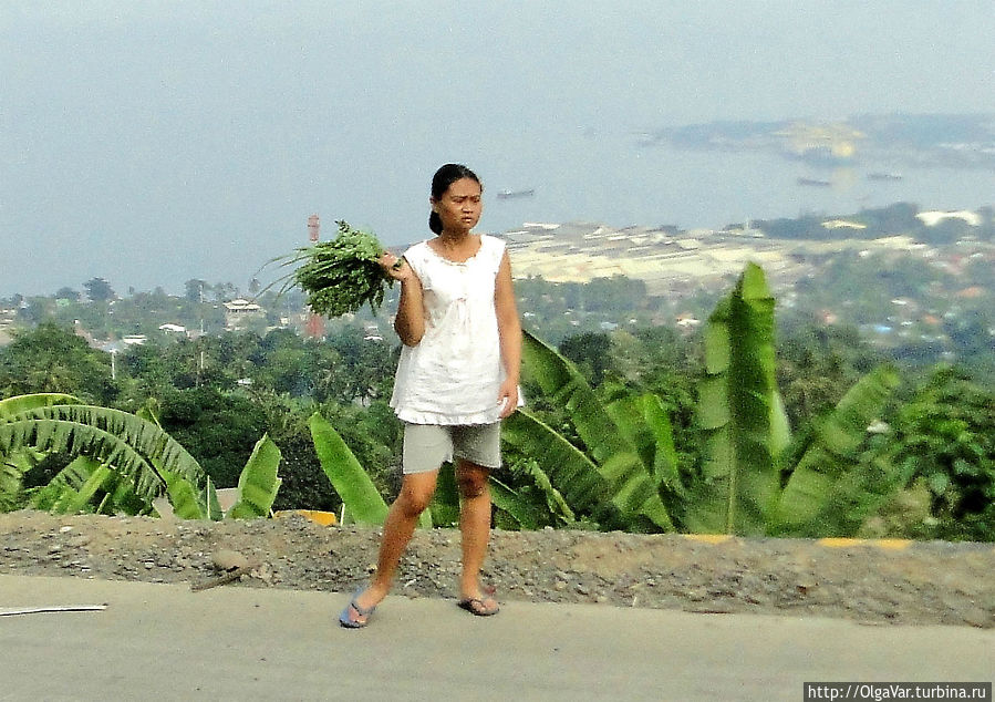 Филиппинка. Кагаян-де-Оро остался внизу Филиппинка. Кагаян-де-Оро остался внизу