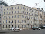 Особняк Соколовой на Мытнинской наб. 13, построен в 1880 архитектором Осиповым. А в прошлом году к нему надстроили ещё два этажа. Мне кажется получилось неплохо.