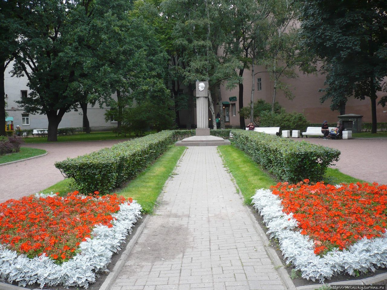 Памятник Галине Старовойтовой / Monument to Galina Starovoitova