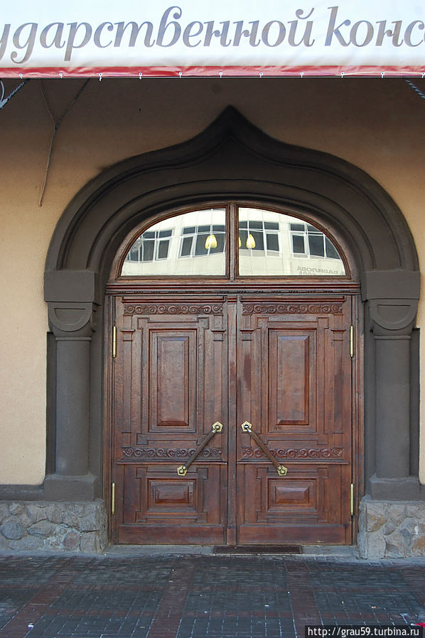 Здание консерватории (проспект Кирова ,1). Детали Здание консерватории (проспект Кирова ,1). Детали