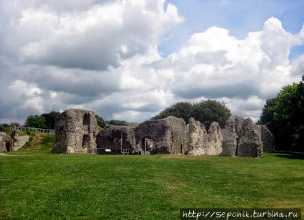 руины старинного монастыря Льюис, Великобритания