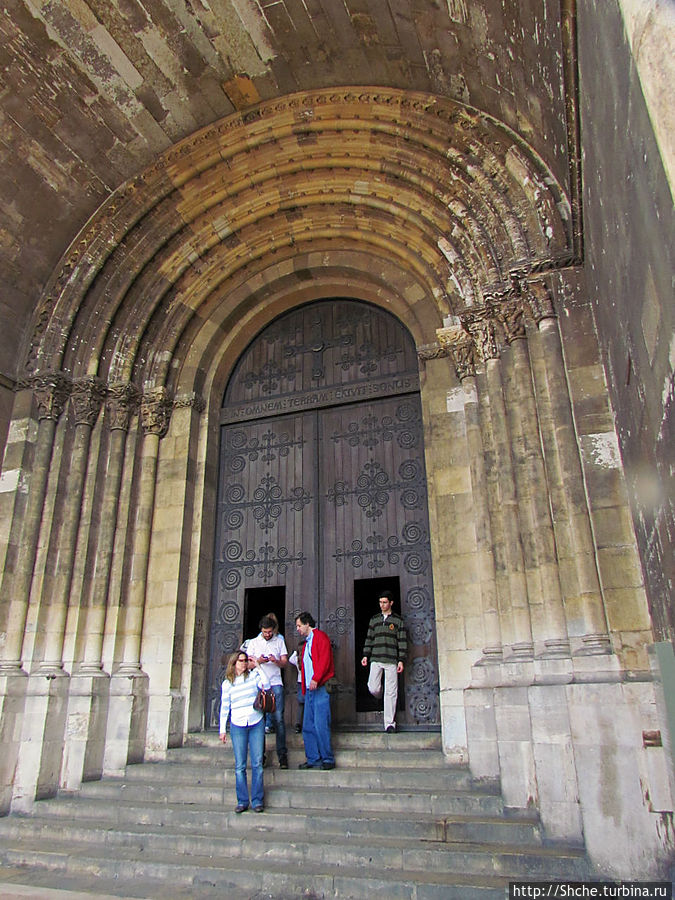 Кафедральный собор Лиссабона в арабском квартале 