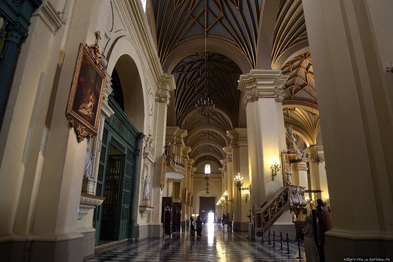 Кафедральный собор Лимы Лима, Перу Кафедральный собор Лимы Лима, Перу