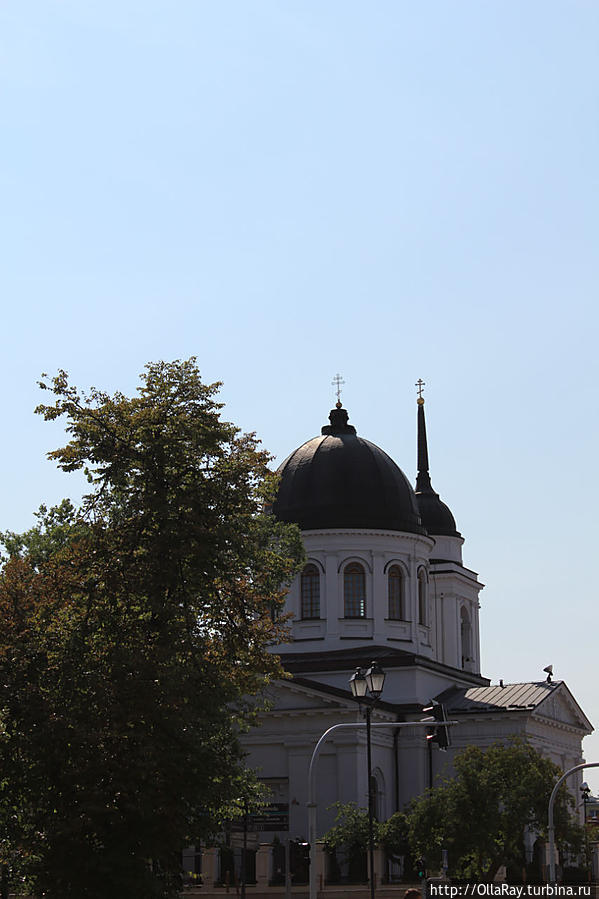 Неподалёку расположена православная церковь Николая Чудотворца. Белосток, Польша