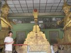 Пагода Махамуни в Мандалае . Стражники