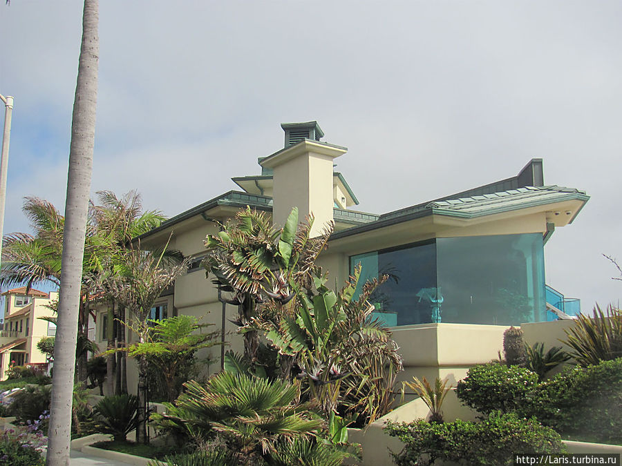 Вот такой симпатичный домик в районе Оушен бич Вот такой симпатичный домик в районе Оушен бич