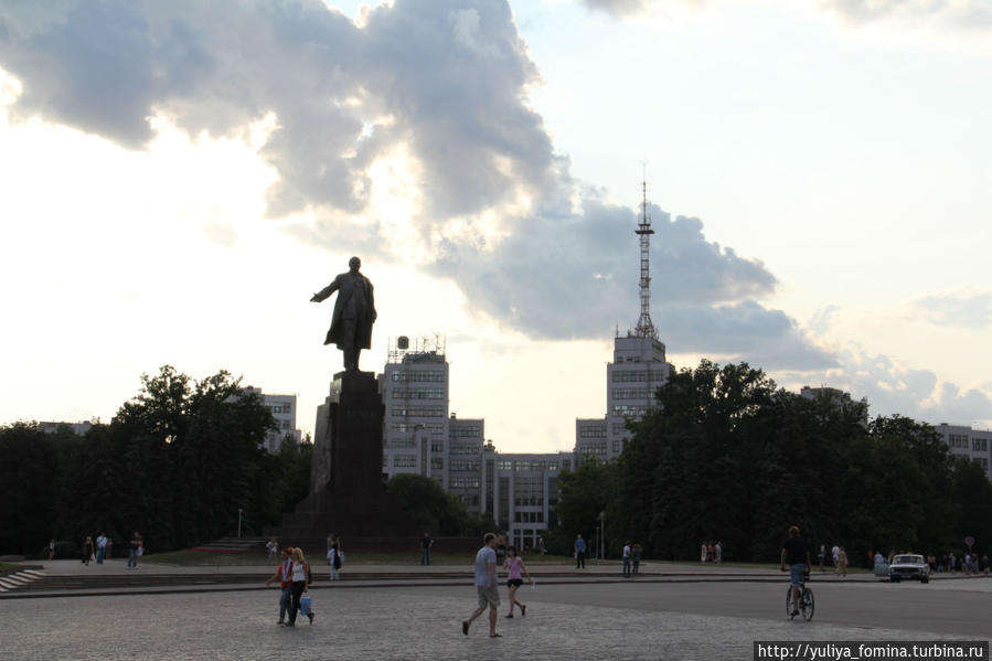 Харьков — город студентов и площадей Харьков, Украина