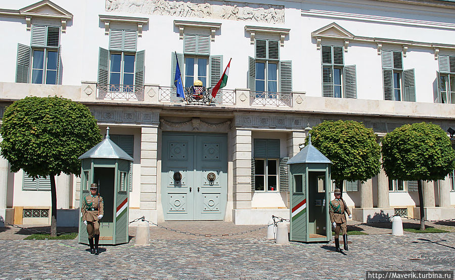 Смена почётного караула. Смена почётного караула.